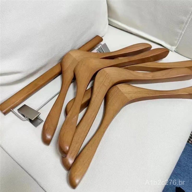 Cabide de madeira maciça cor de nogueira, especializado para lojas de roupas, cabide feminino antiderrapante com gravaçã
