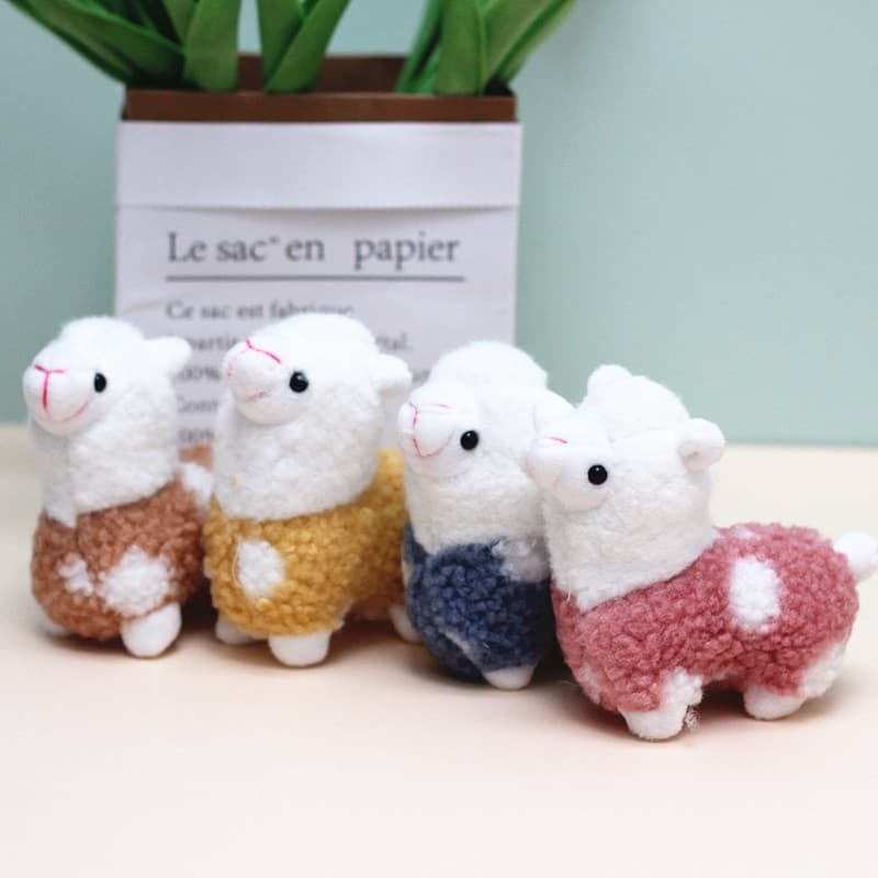 Bonito Alpaca brinquedo de pelúcia pequena boneca criativa pequena ovelha boneca menina saco chaveiro pingente boneca