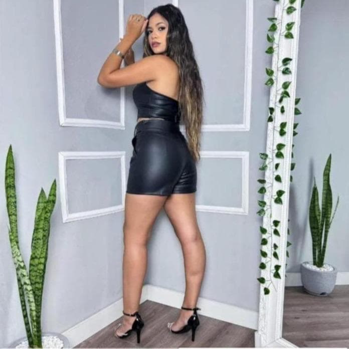 Short Feminino Courino Cintura Alta Blogueira Couro Fake Premium