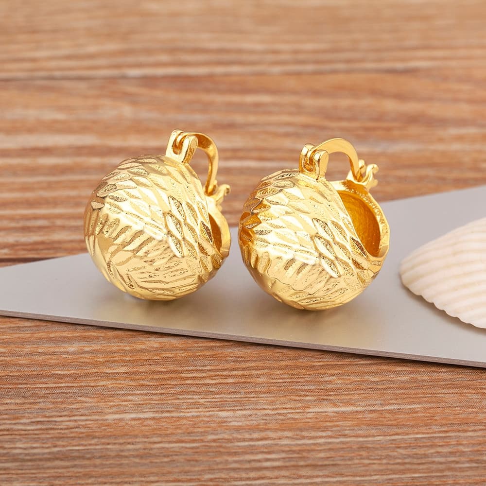 Novos brincos geométricos de design irregular e vazado, acessórios femininos elegantes, adequados para encontros cotidia