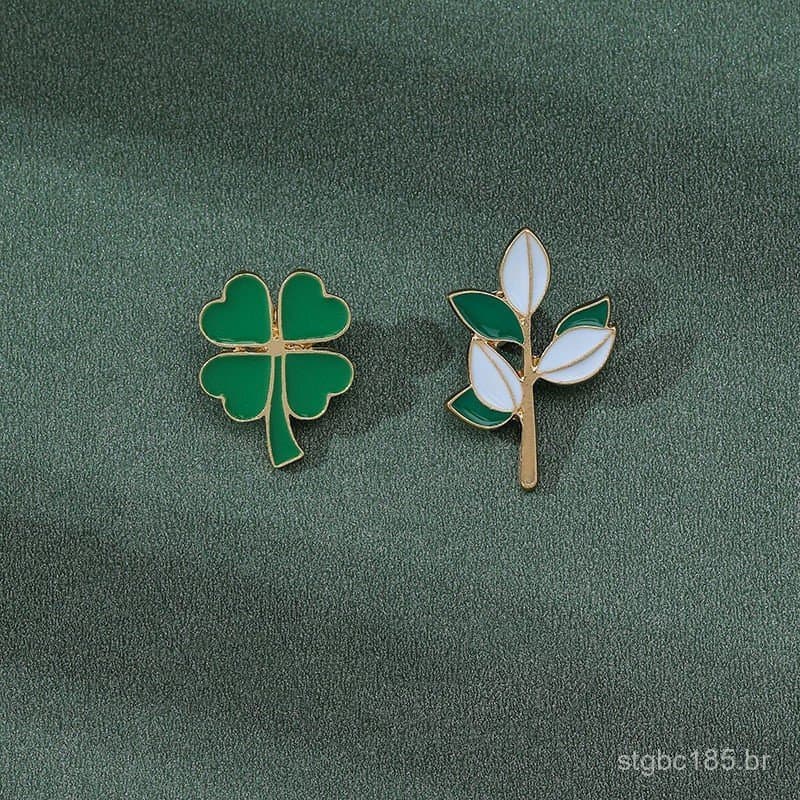 Broches de Casal Trevo de Quatro Folhas Verde da Sorte para Estudantes, Broches Pequenos e Fofos para Homens e Mulheres,