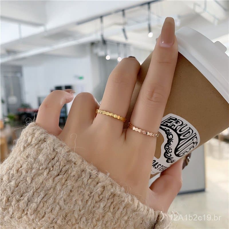 Anel estreito de aço de titânio com banho de ouro rosa 18K em formato de favo de mel para mulheres, anel articulado em o
