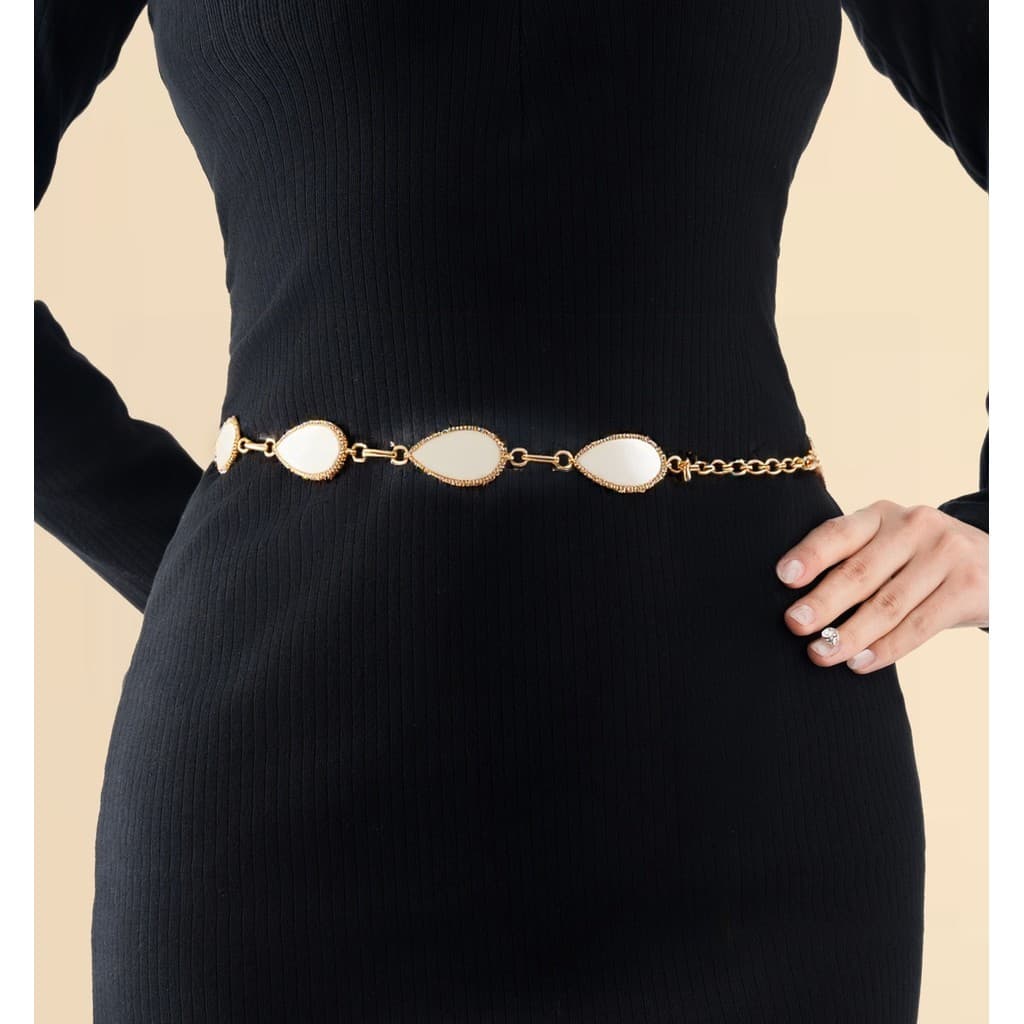 Cinto Feminino com Corrente  Acessório Elegante em Formato Gota D'Água Perfeito para Looks Sociais
