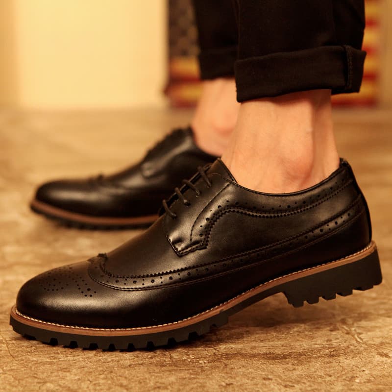 Bloco sapatos de couro masculino preto respirável negócios Formal Wear versão coreana britânico esculpido estilista cabe