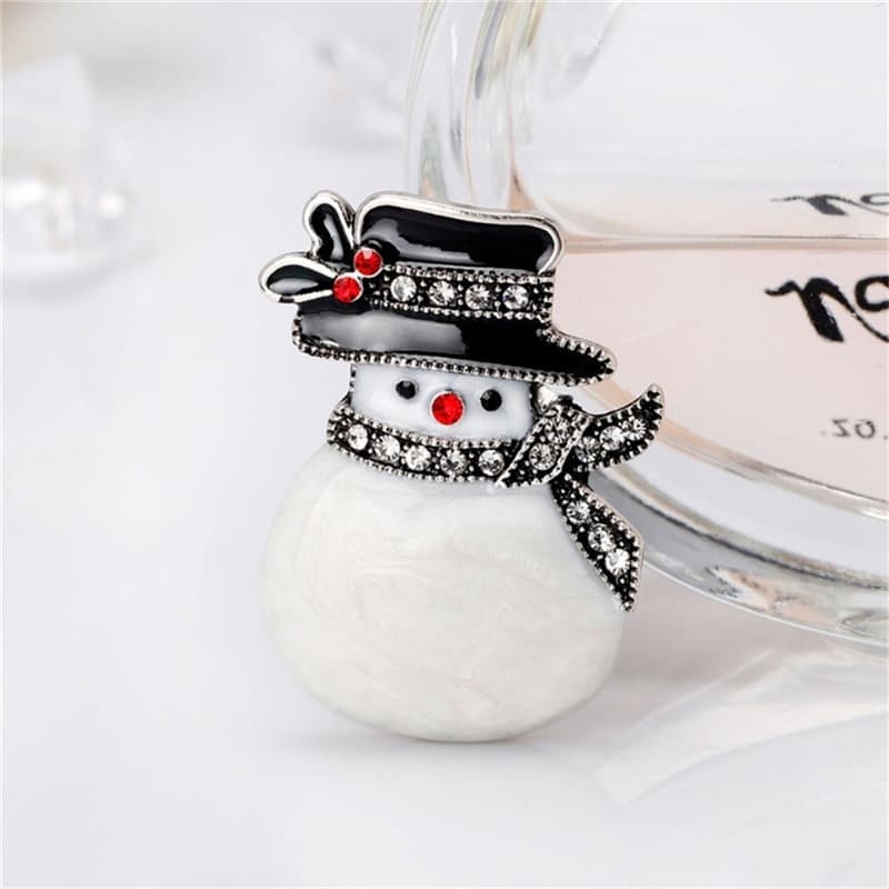 2026 Novo Broche De Boneco De Neve De Natal Chapéu Antigo Moda Cachecol Presentes Pinos Acessório De Pano Delicado