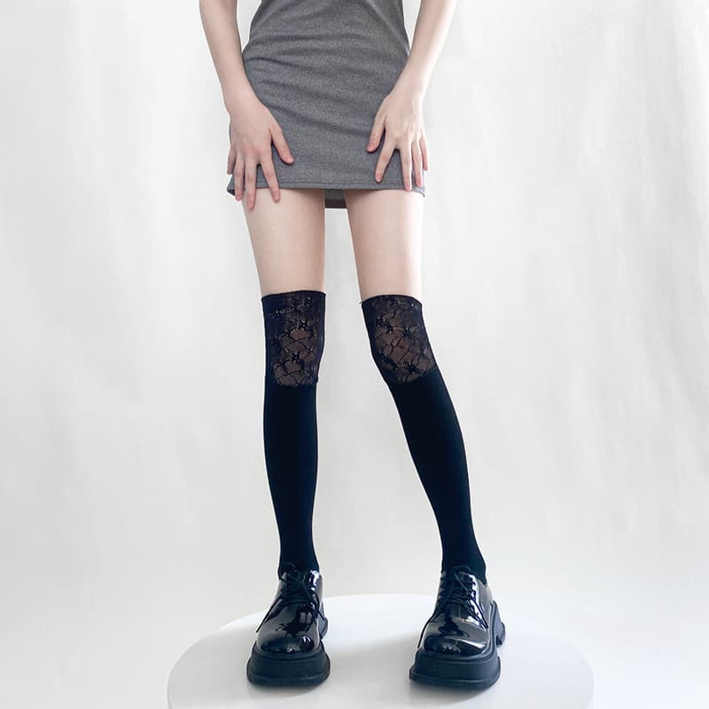 Meias de renda sobre o joelho femininas primavera verão meias pretas estilo japonês costura Lolita com botas meias de pa