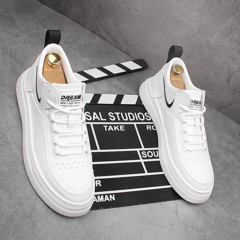 Homens sapatos casuais 2026 novo estilo primavera respirável na moda aumento interno sapatos brancos masculinos All-Matc