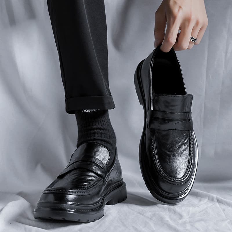 Sapatos de couro Slip-On masculinos de couro genuíno High-End britânico na moda aumento interno sapatos casuais ervilhas