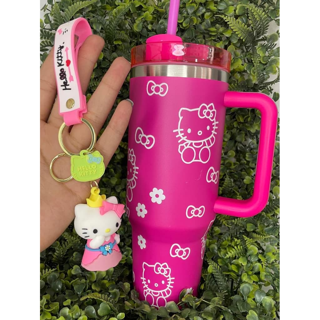 Copo Térmico Hello Kitty 1200ml Com Tampa Aço Inox  com chaveiro Tampa E Canudo 12h Frio 50 anos