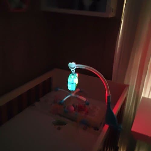 Mobile Musical Berco Led Projetor Estrelas Rotacao 360 Controle Remoto Sons Relaxantes Bebe