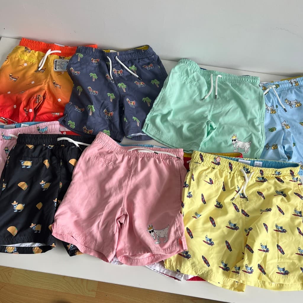 Super econômico menino Shorts roupas de verão 2026 novo estilo praia calças casuais crianças calças médias médias grande