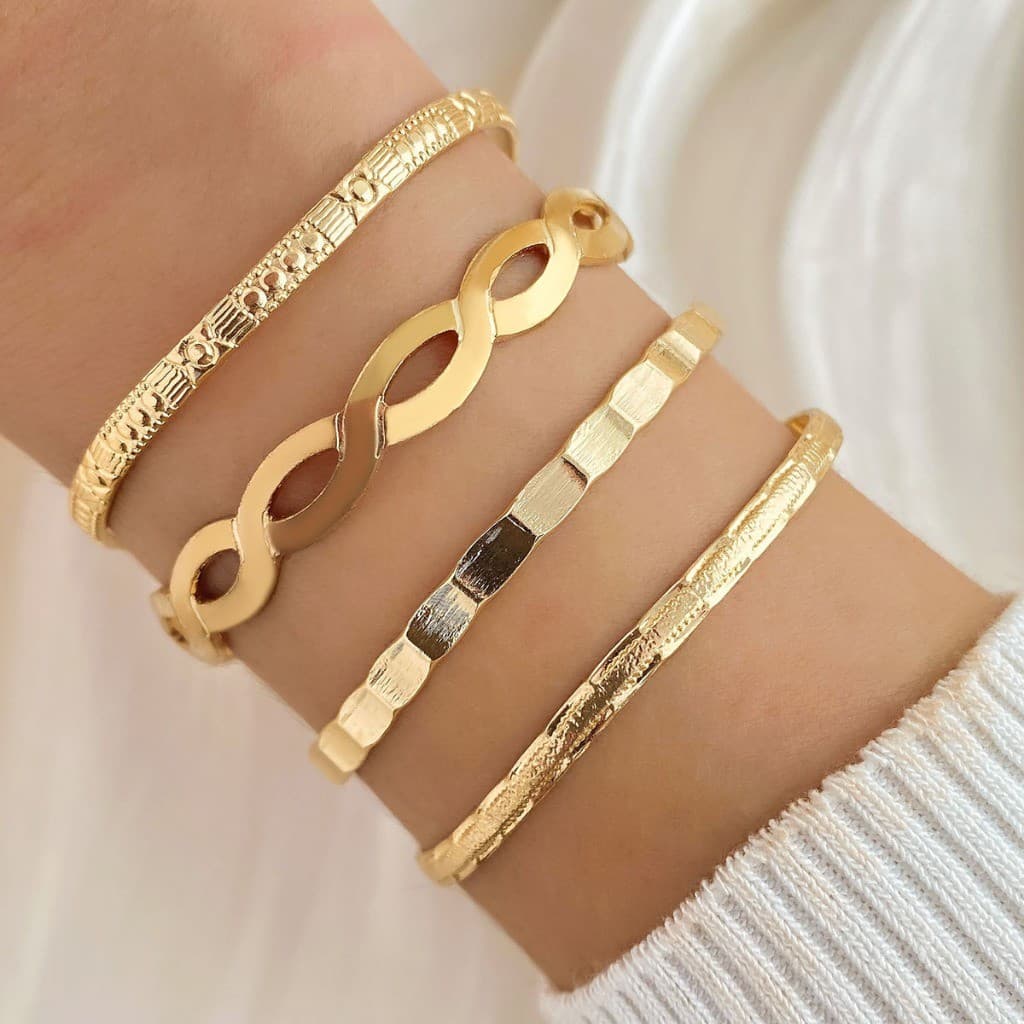 Kit 4 Pulseira elegante e com estampa exclusiva, ideal para mulheres, uma ótima opção de presente.