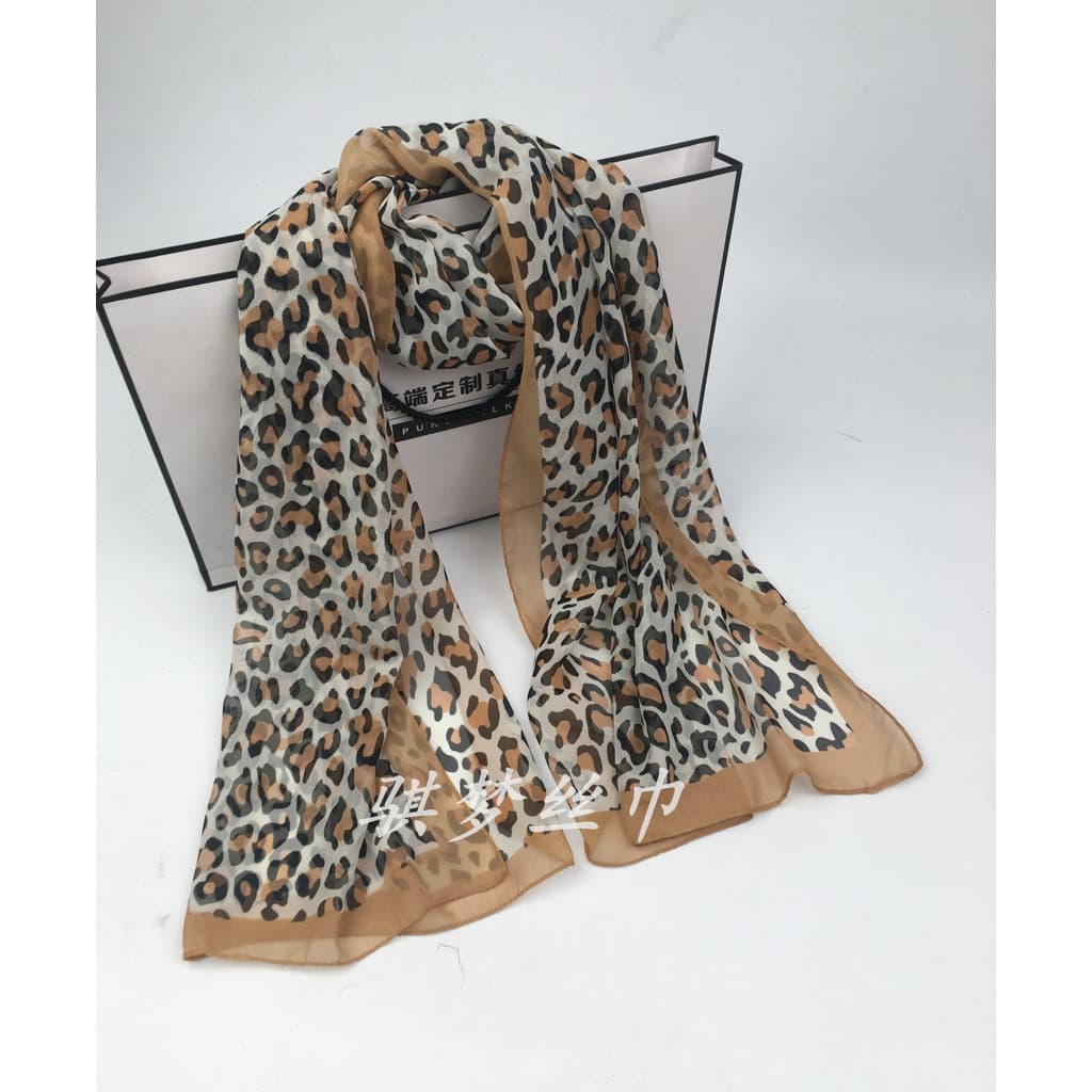 Versão coreana senhoras moda leopardo impressão gaze Chiffon longo lenço de seda Baotou decoração xale simulação seda ma