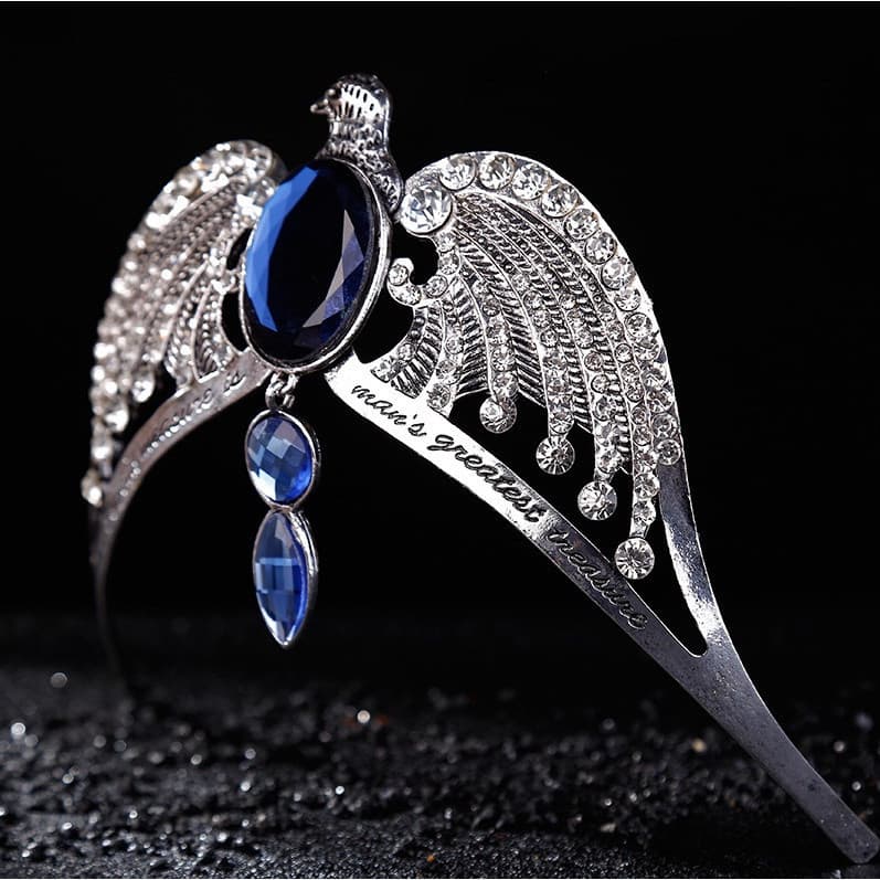 A Coroa Perdida Da Academia Ravenclaw Na Vicinidade De Harry Potter , Grande Águia , É Colocada Com Um Zircônio De Grau