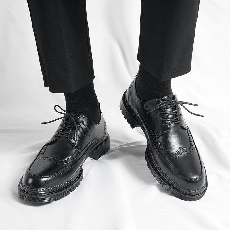 Sapatos de couro masculinos primavera aumentando negócios Formal Wear Casual britânico Commuter Brogue sapatos terno cas