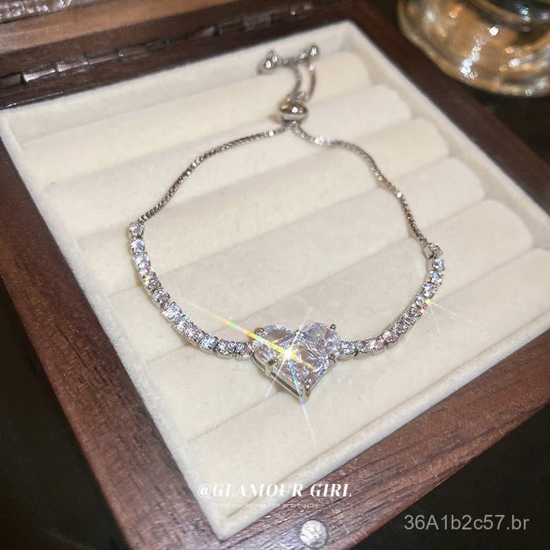 Pulseira Feminina de Zircônia em Forma de Coração, Estilo Ins, Elegante e Versátil, Joia de Design Único para Mulheres