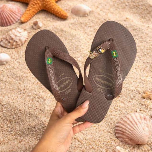 Chinelo Havaianas Tucano Com Pingente  4 Tipo de Cores