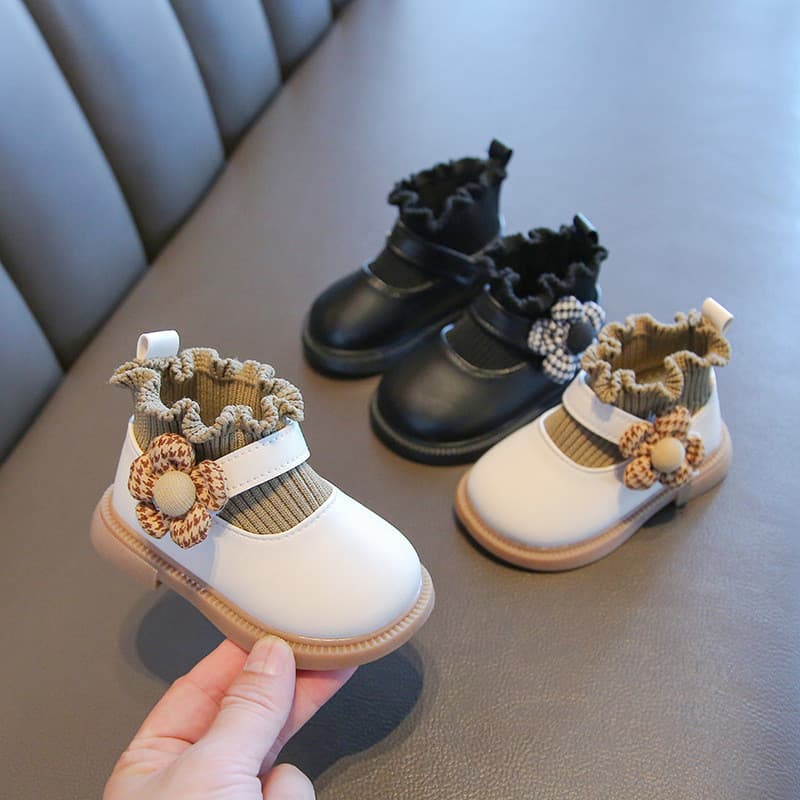 Feminino bebê meias sapatos do bebê da criança mais veludo sapatos de bebê pequenos sapatos de couro princesa botas curt