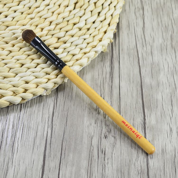 Minnage novo estilo pincel de sombra de crina de cavalo madeira maciça cabo longo pincel de maquiagem para os olhos pode