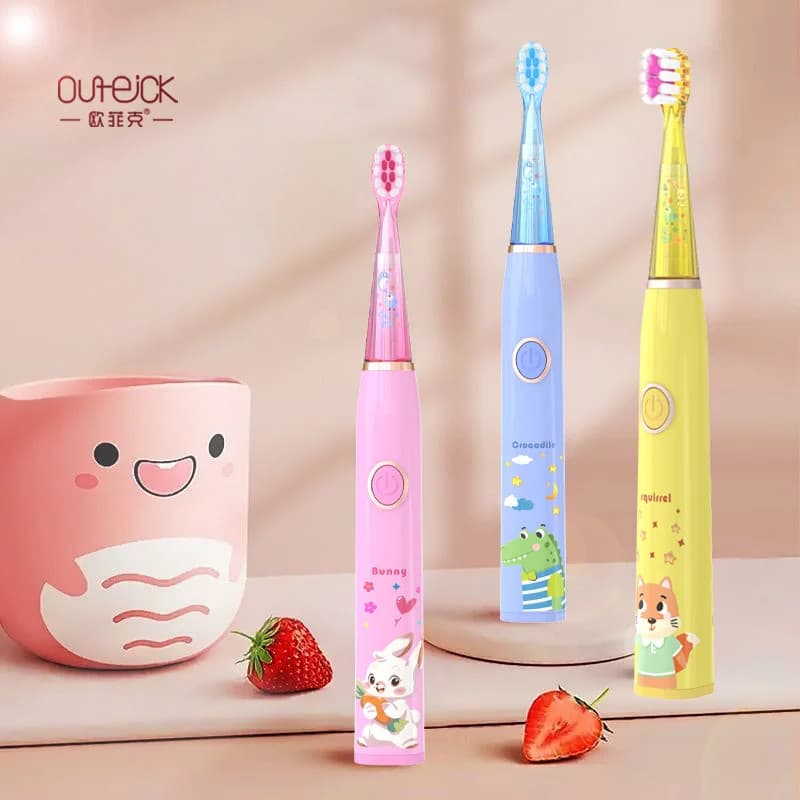 Escova de dentes elétrica infantil estilo desenho animado com luz LED colorida IPX7 à prova d'água recarregável 2 minuto