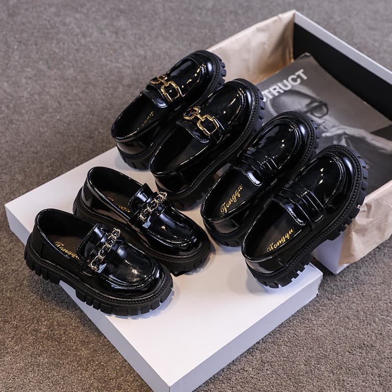 Meninas princesa sapatos 2025 primavera mocassins infantis bebê preto pequenos sapatos de couro moda deslizamento em sap