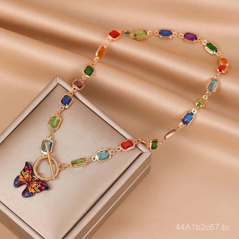 Novo Colar de Borboleta com Diamantes Coloridos de Cristal Quadrado 2023, Joia de Corrente para Clavícula com Fecho OT,