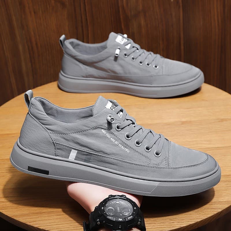 Sapatos masculinos primavera 2023 novo estilo sapatos de lona tênis masculinos estilo fino verão esportes casuais velho