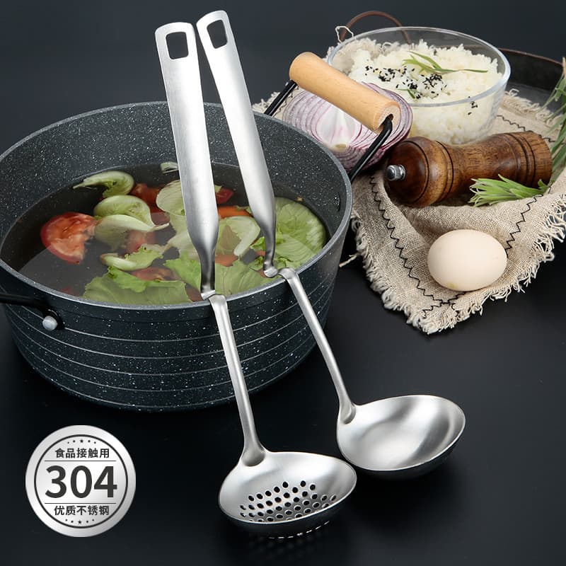 Colher de sopa quente de aço inoxidável 304, colher de filtro de óleo, alça curva, coador integrado, panela quente domés