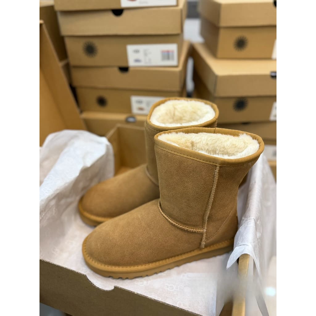 Botas de neve douradas de pelúcia UG*g, estilo que aumenta a altura, forro ajustável de pelúcia dourada, com interior de