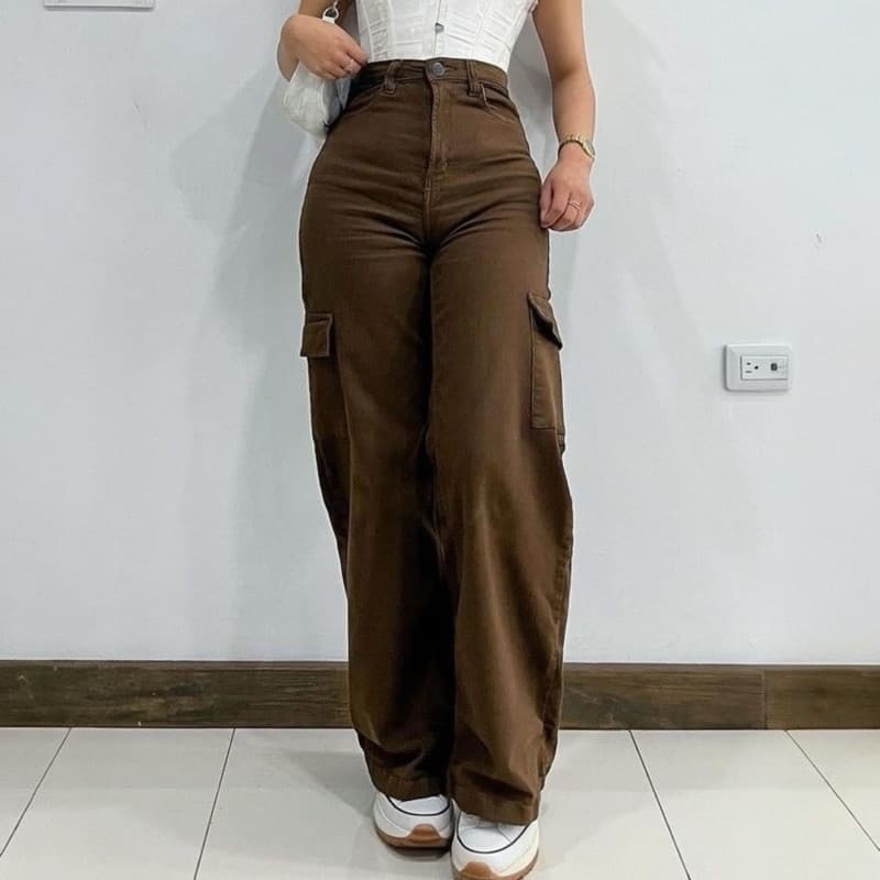 Calça jeans cargo feminina empina bumbum e valoriza as curvas de ótima qualidade e cintura alta