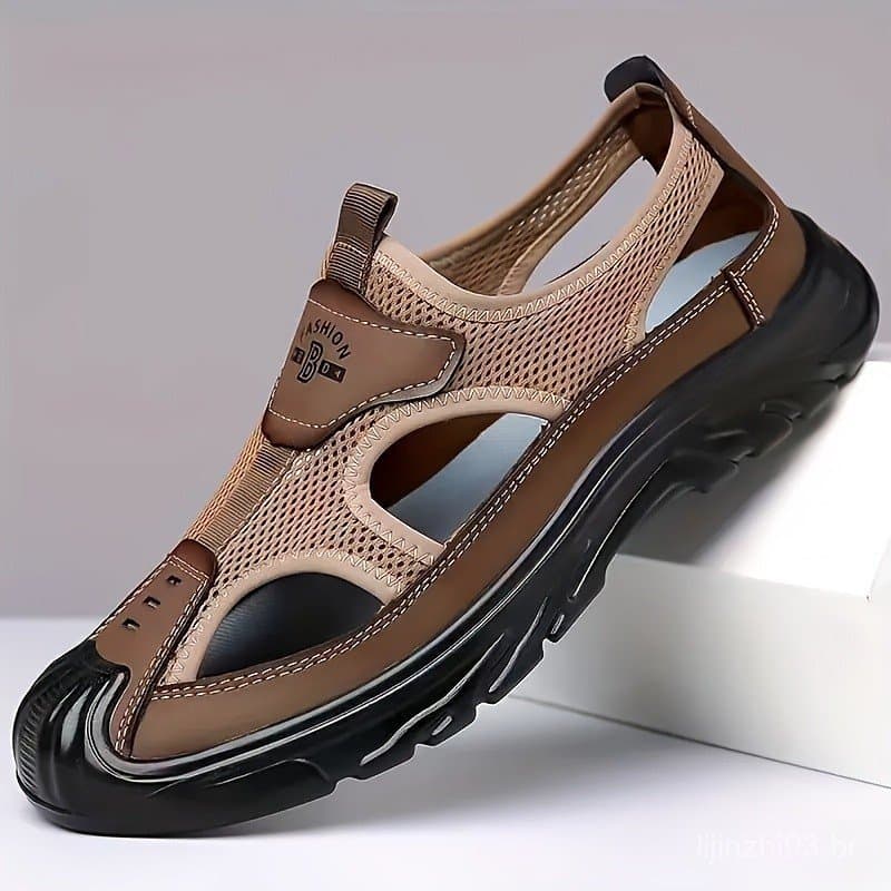 Sapatos masculinos de malha respirável de verão novo estilo, muito adequados para dirigir, atividades ao ar livre e prai