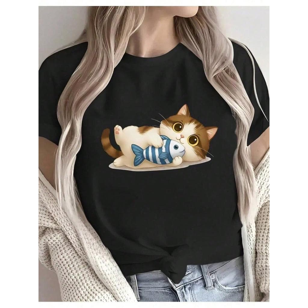 Blusa Feminina Gatinho Fofo com Peixe – Estampa Cute, Moda Casual Confortável