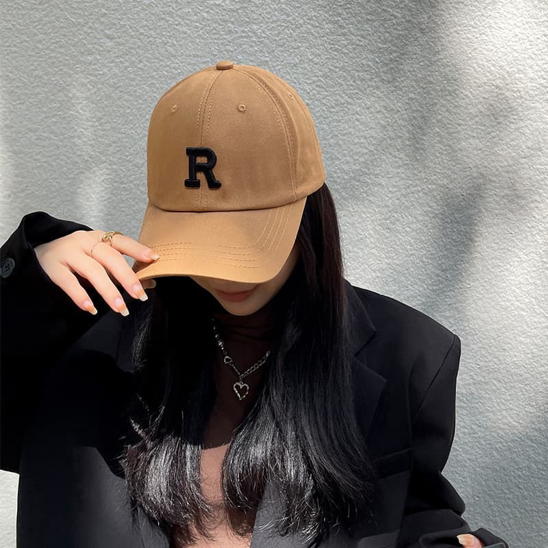 R carta influenciador boné feminino outono inverno versão coreana japonês All-Match ins na moda primavera verão protetor