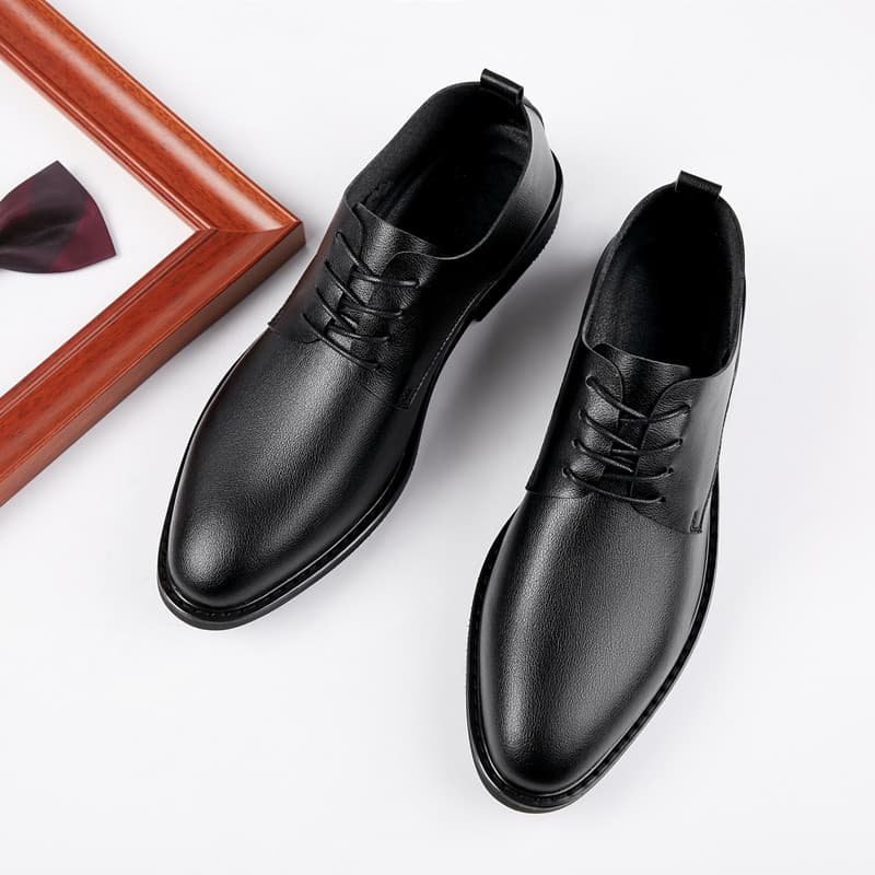 Sapatos de couro masculinos 2026 novo estilo oco negócios Casual sola macia superfície Formal Wear capa pé preto confort