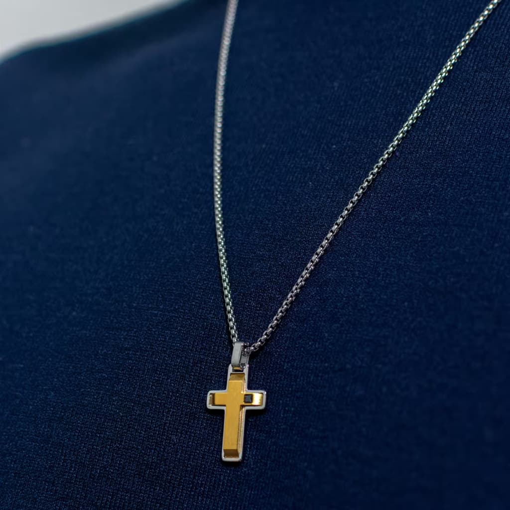 Colar Masculino Baruch Cruz em Aço Inox Dourado
