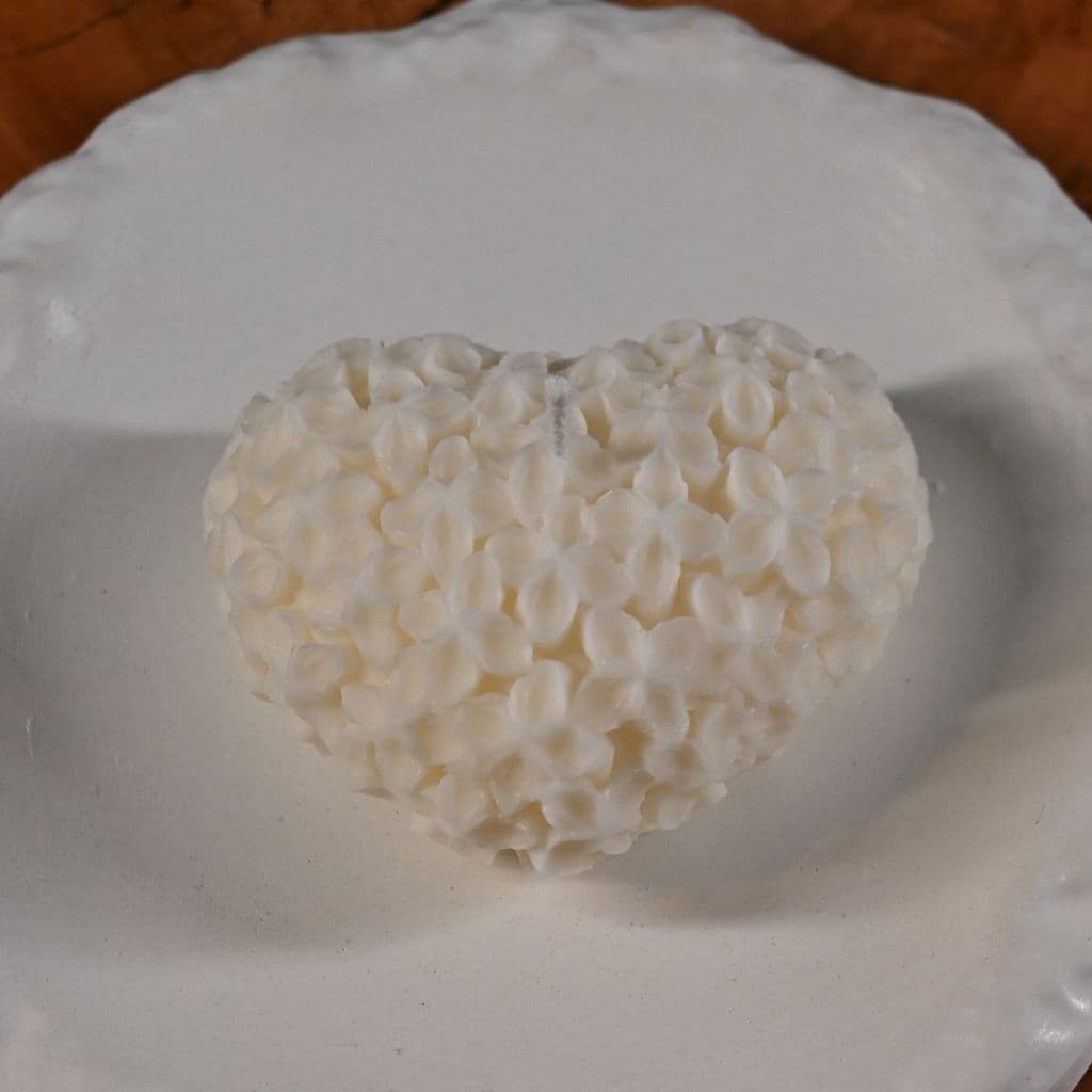 Vela Decorativa Coração Florido em Cera de Coco Artesanal