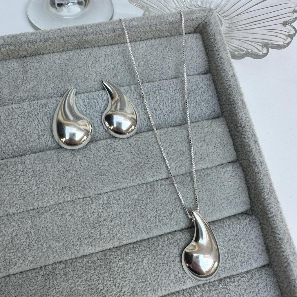 Kit Feminino Virgula Colar e Brinco Folheado Dourado e Prateado Brilhante e Elegante