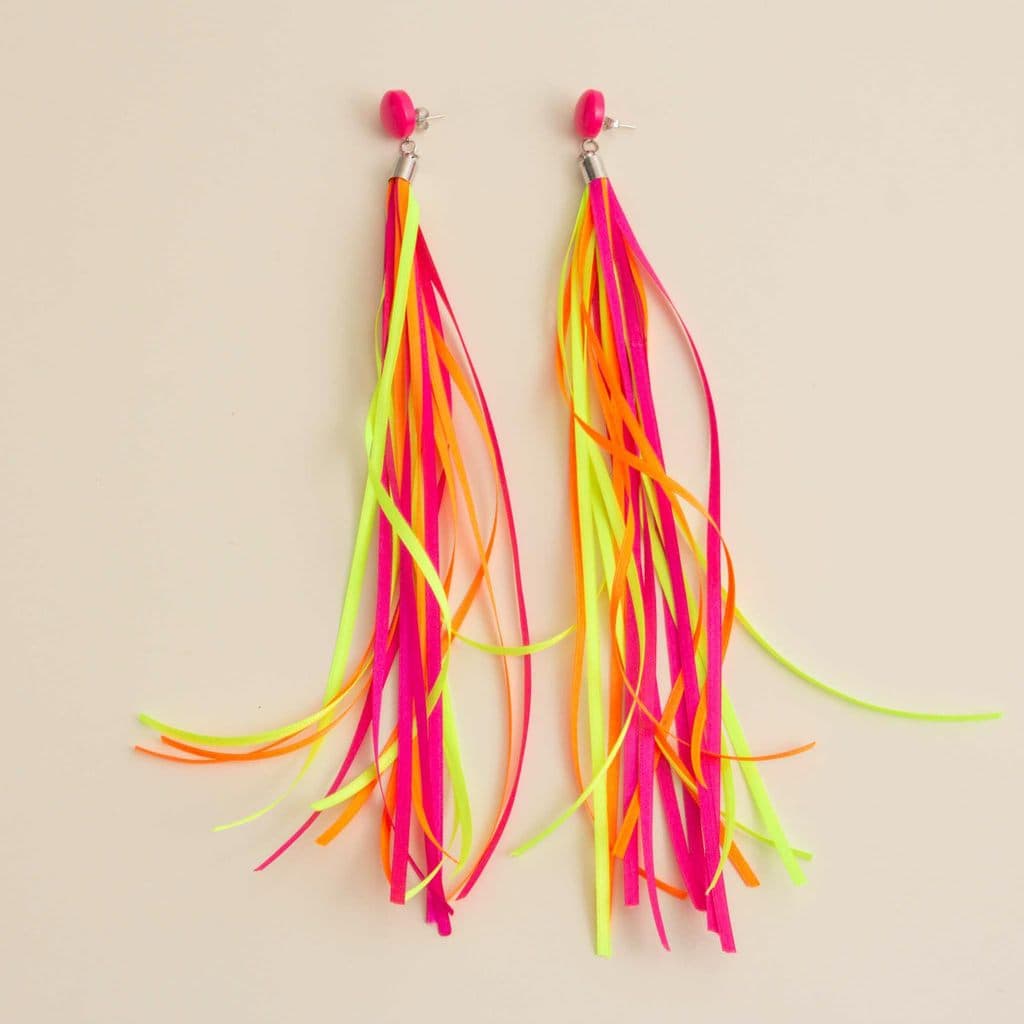 Brinco Carnaval Resina Pink Com Fitas Neon