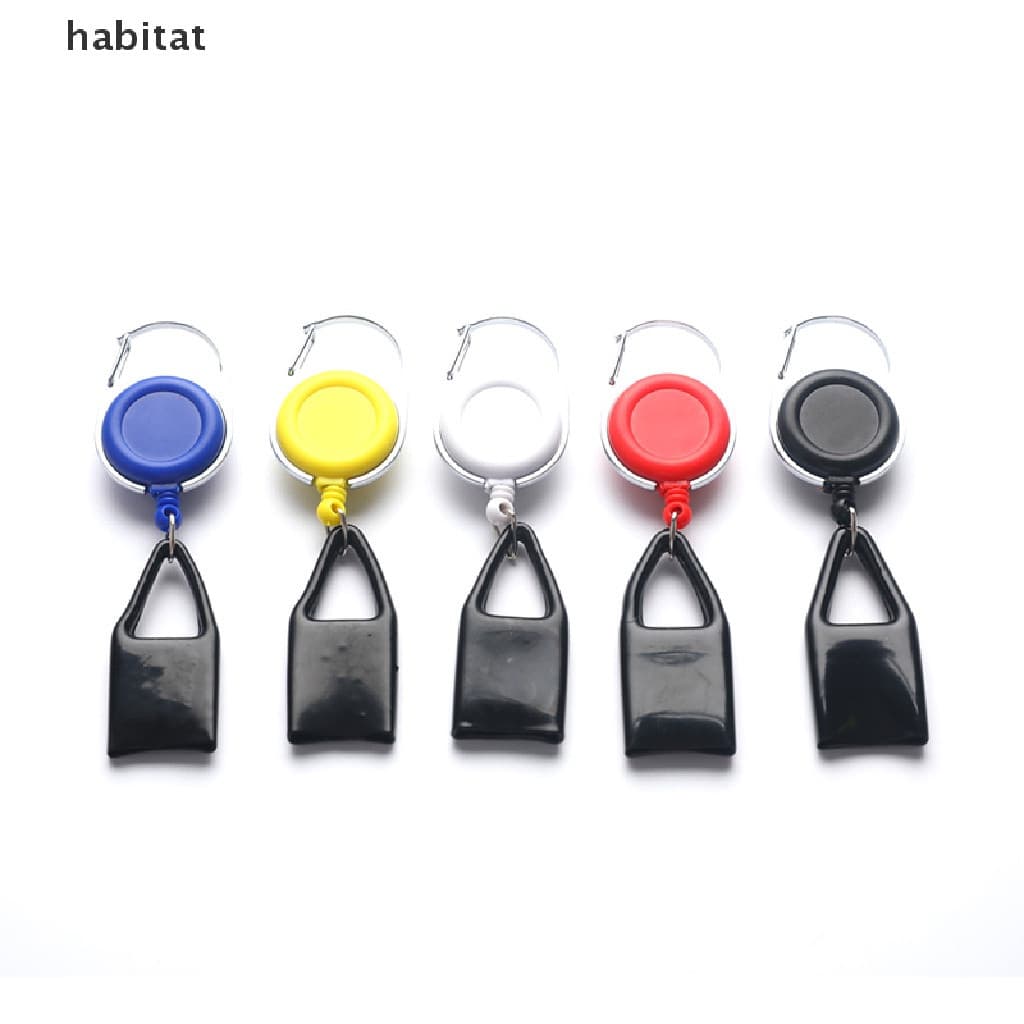 Equipado com um chaveiro retrátil para armazenamento seguro do isqueiro.