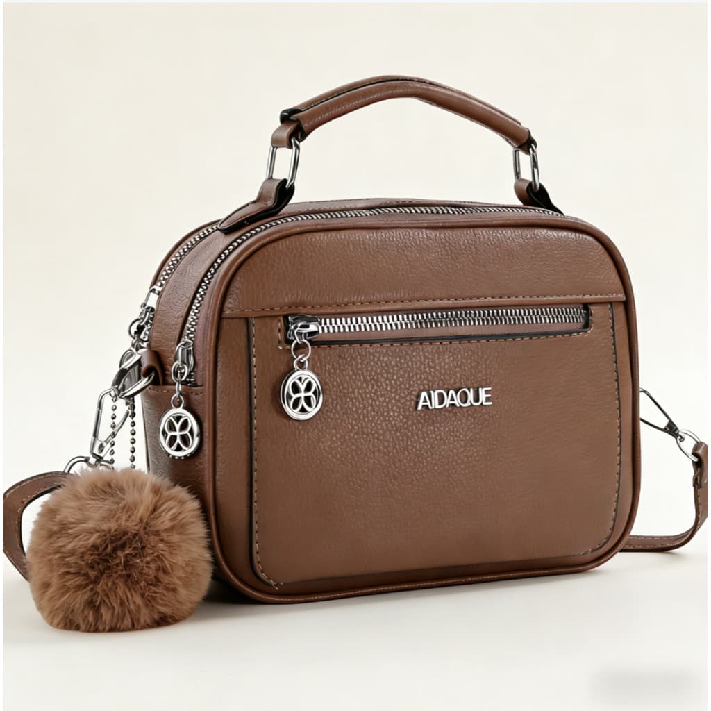 Bolsa Feminina Com Chaveiro Pompom Tira Colo Faixa de Mão De Couro Tranversal