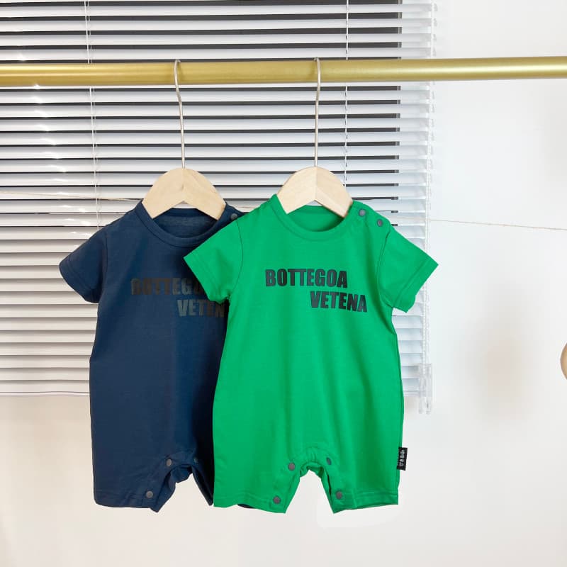 Verão bebê de manga curta carta macacão masculino feminino bebê confortável fino Outing roupas macacão influenciador mac