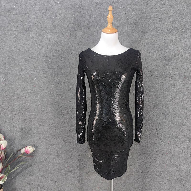 Pequeno tamanho pequeno preto vestido de lantejoulas fino ajuste Hip-embalado saia curta Halter simples desempenho festa