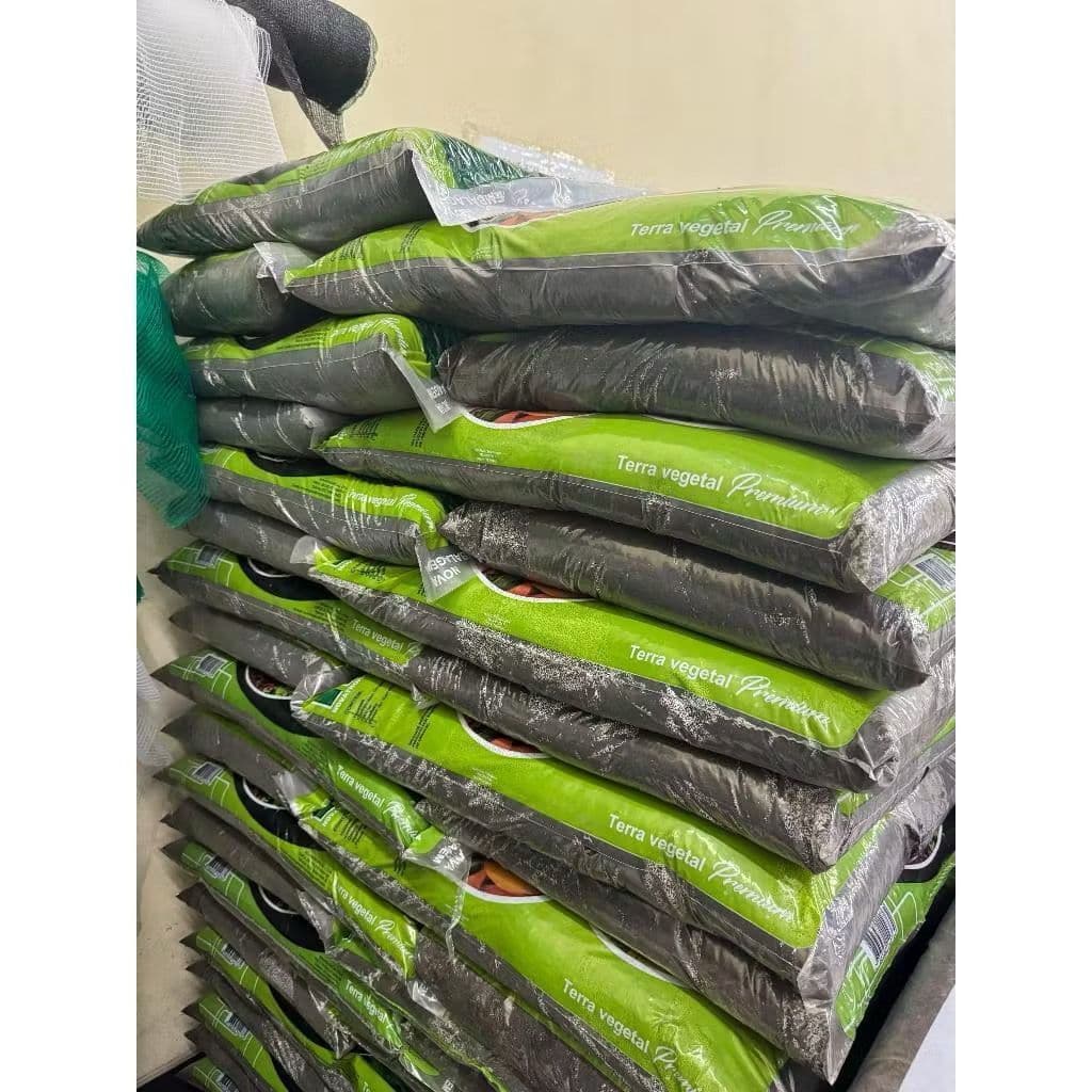Terra Vegetal Adubada Jardim Horta 20KG