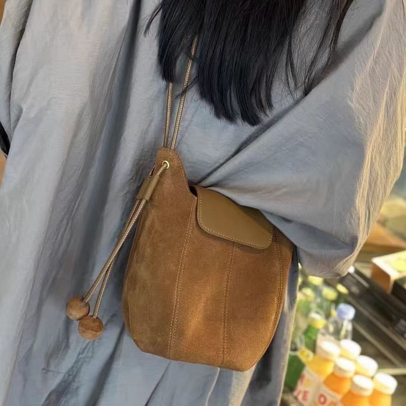 Bolsa feminina 2025 novo estilo coreano ins estilo Preppy nicho fosco All-Match balde saco requintado ombro saco do mens
