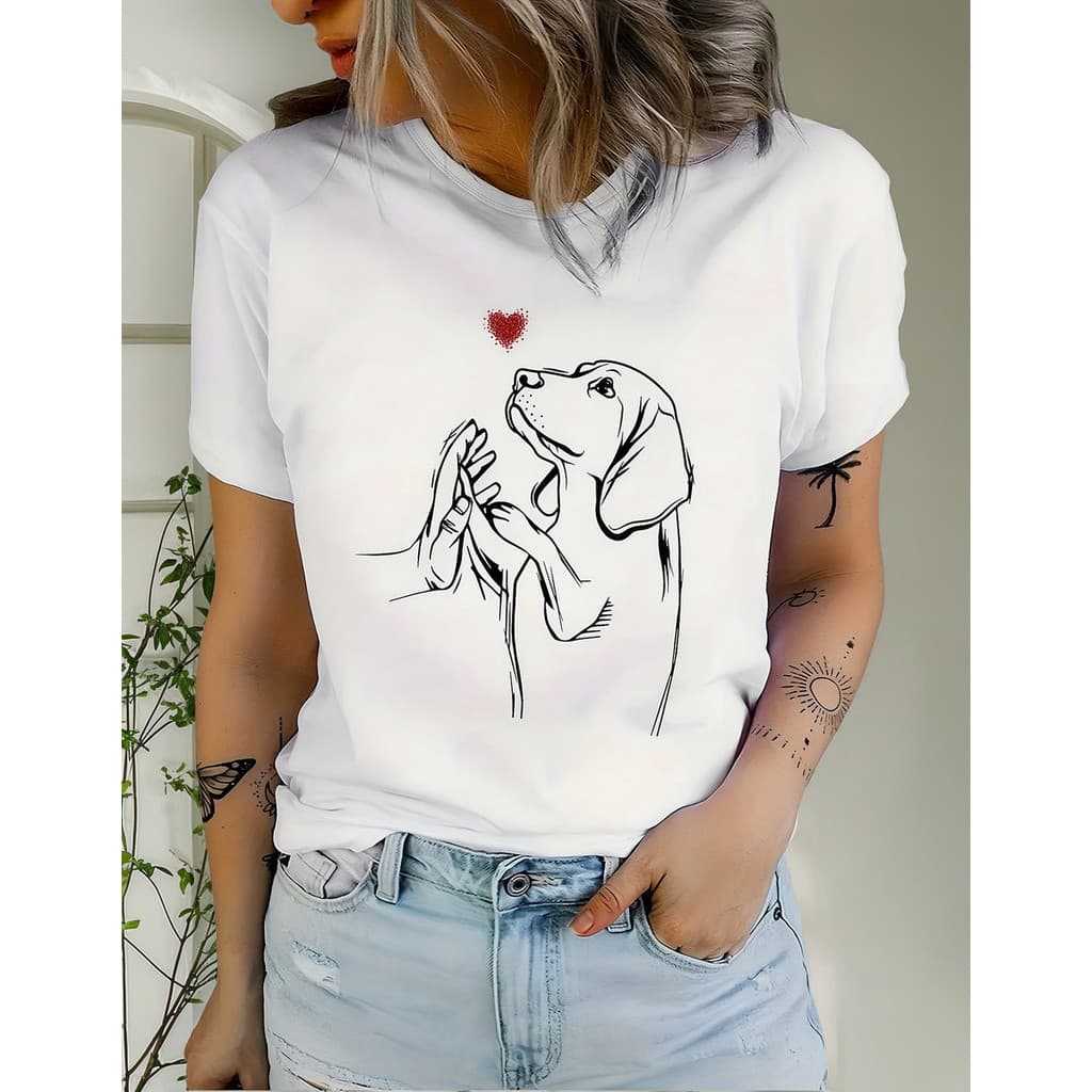 Camiseta Feminina Estampada Cachorro Fofo Coração Moda