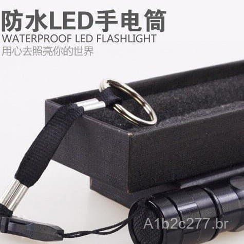 Lanterna LED de alta luminosidade para passeios noturnos, lanterna pequena de longo alcance para camping e viagens, mini