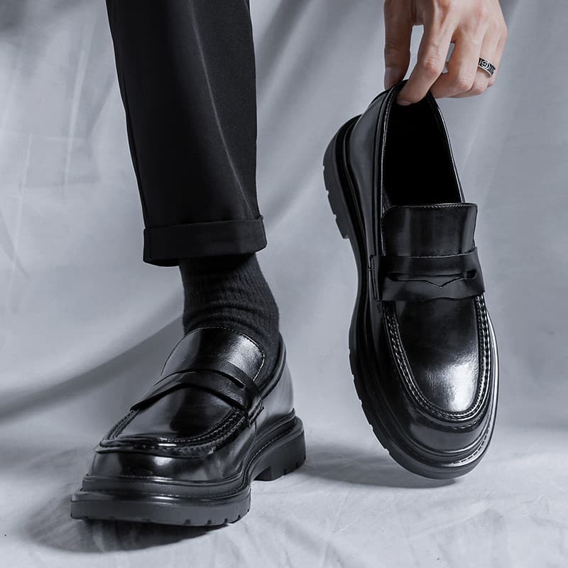 Sapatos de couro masculino primavera novo estilo de um Pedal Casual negócios mocassins formais estilo britânico preto sa