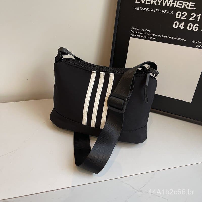 Bolsa quadrada pequena esportiva de grande capacidade para mulheres, nova tendência de moda 2024, bolsa de ombro estilos