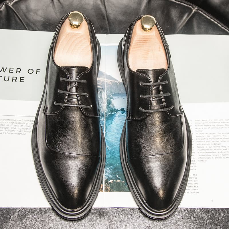 Sapatos de couro masculino inverno negócios Formal Wear sola macia respirável estilo britânico aumentado noivo sapatos d
