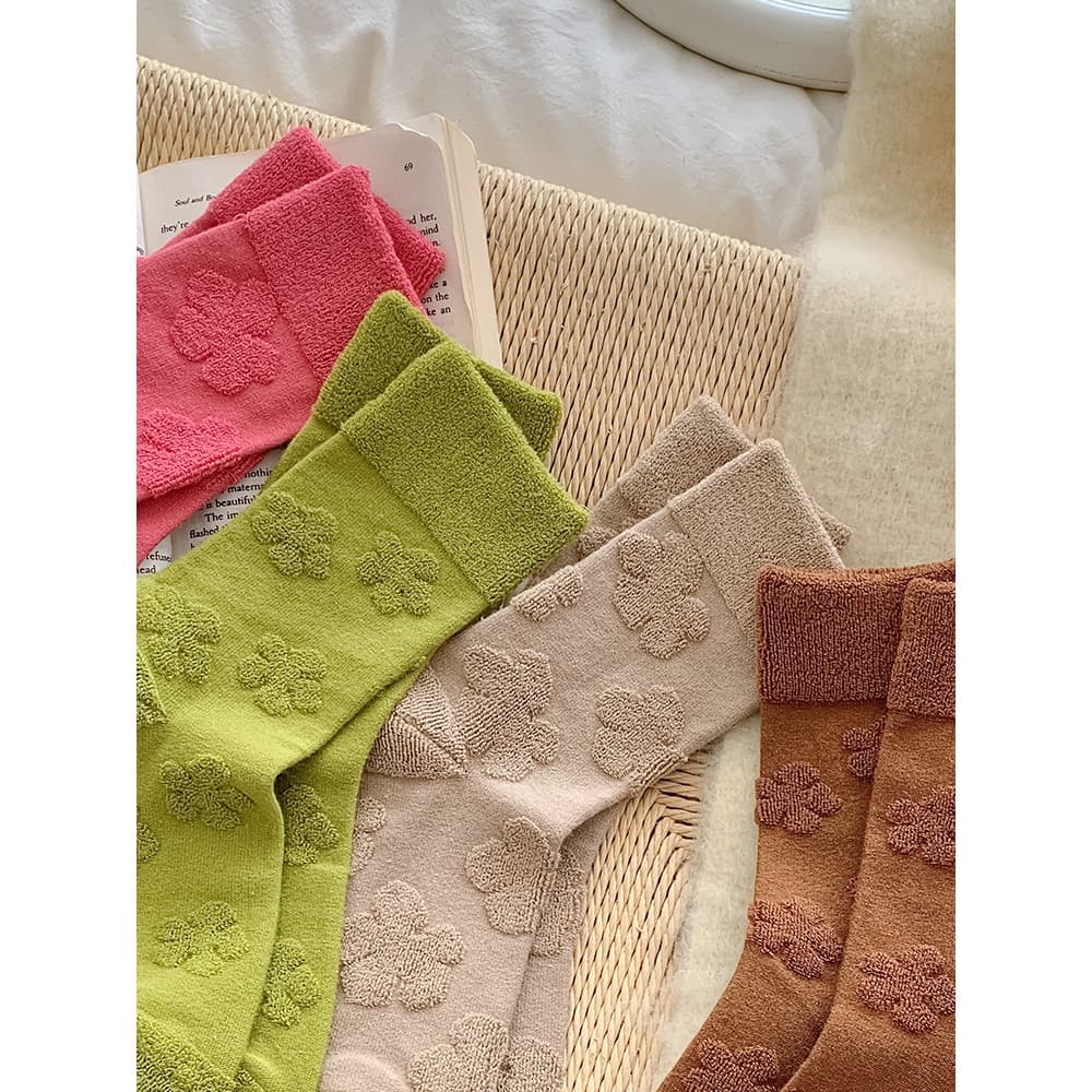 Camurça escovada flor meias femininas Mid-tube meias puro algodão Terry engrossado primavera outono inverno quente longo
